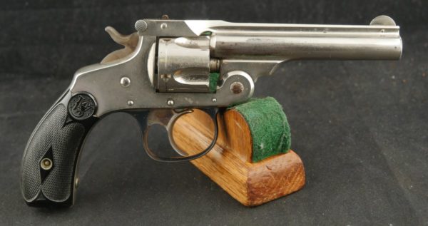 079-0323-8240, Smith and Wesson .32 DA, 5 shot in original box. BUY NOW - Image 2