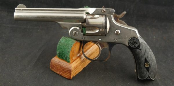 079-0323-8240, Smith and Wesson .32 DA, 5 shot in original box. BUY NOW - Image 4