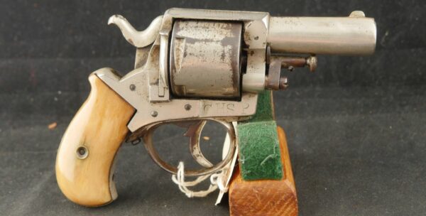 079-0923-8532, British Bulldog 5 shot revolver with original bone grips. BLOWOUT