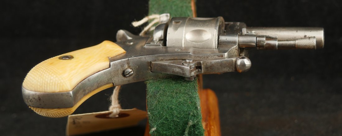 GR-0324-6015, Very small ,22 cal RF Belgian DA Revolver in period flap. BLOWOUT - Image 3
