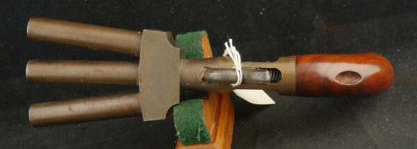 GR-0324-6032, Reproduction 3 Barrel Percussion Duck Foot Pistol. BLOWOUT - Image 4