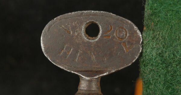 GR-0324-6052, Old Pair of Handcuffs with key in unique but simple mechanics. BLOWOUT - Image 5