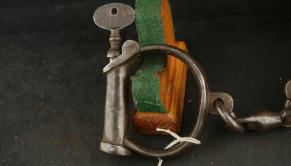 GR-0324-6052, Old Pair of Handcuffs with key in unique but simple mechanics. BLOWOUT - Image 3