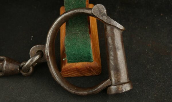 GR-0324-6052, Old Pair of Handcuffs with key in unique but simple mechanics. BLOWOUT - Image 2