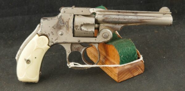 079-0125-9204, Early Smith and Wesson Safety Hammerless .32, 5 shot, #47xx. BLOWOUT
