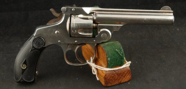 GR-0525-6606, Smith & Wesson .32 DA. Excellent overall. BUY NOW