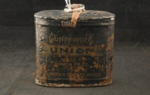079-0126-9404, Union Gunpowder ½ lb. Tin – California Powder Works, San Francisco. BLOWOUT