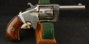 079-0226-9421, Small Pocket Pistol .22, 7 shot, Defender. BLOWOUT